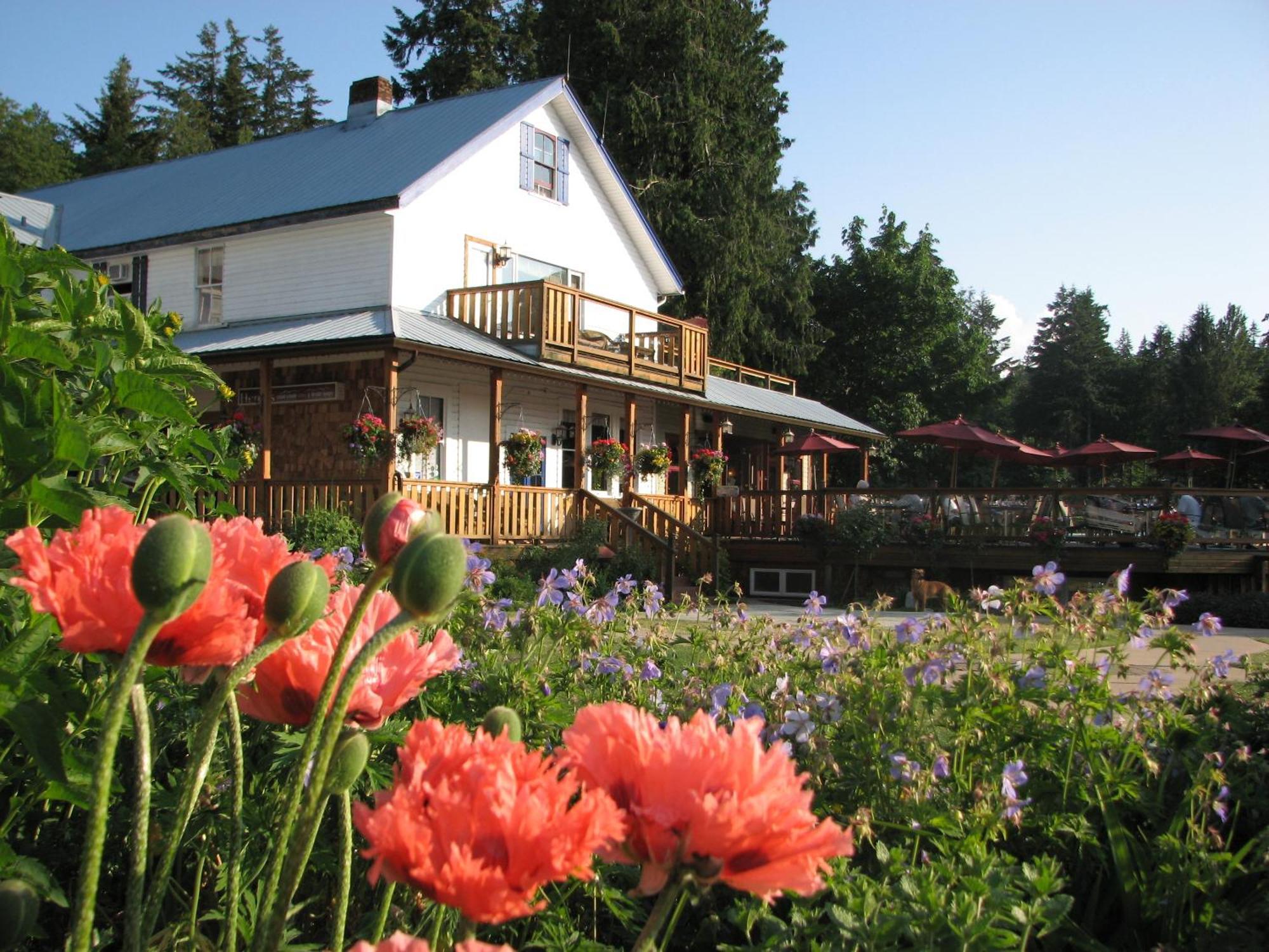 Heriot Bay Inn Eksteriør bilde
