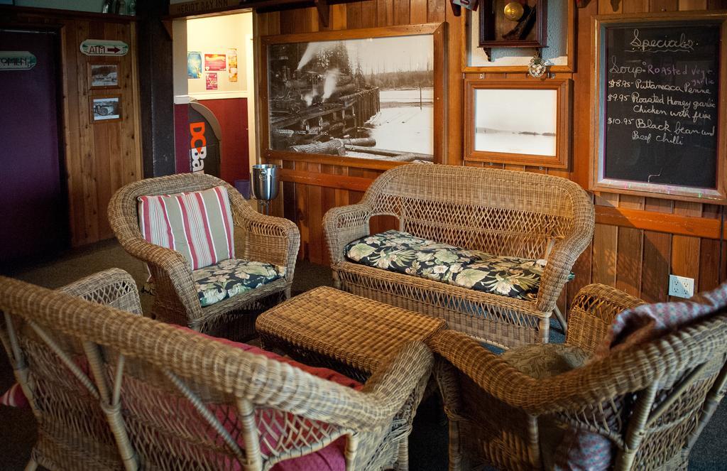 Heriot Bay Inn Eksteriør bilde