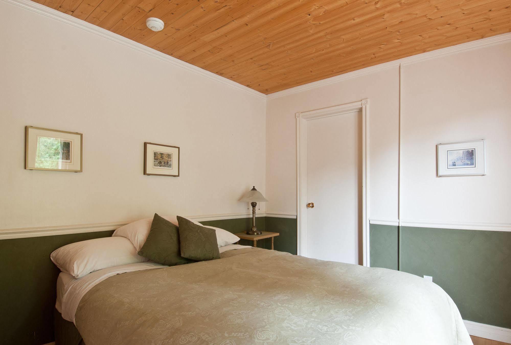 Heriot Bay Inn Eksteriør bilde