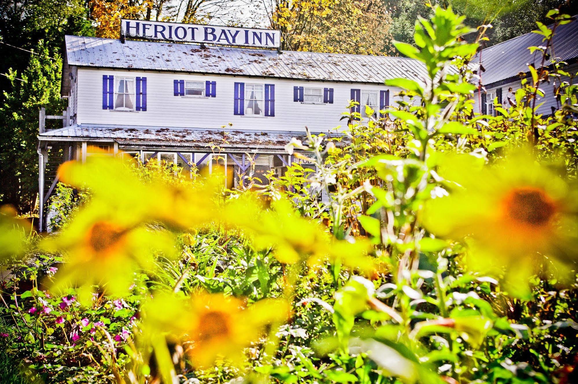 Heriot Bay Inn Eksteriør bilde